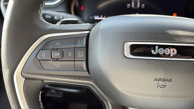 new 2025 Jeep Grand Cherokee car, priced at $43,595