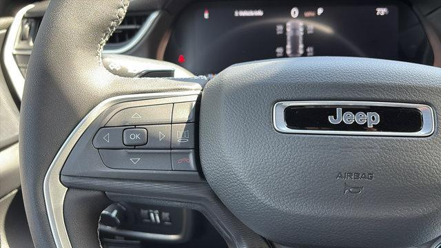 new 2025 Jeep Grand Cherokee car, priced at $45,595