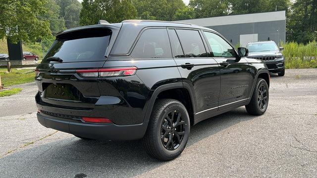 new 2025 Jeep Grand Cherokee car, priced at $45,999