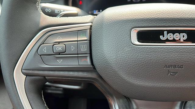 new 2025 Jeep Grand Cherokee car, priced at $45,999
