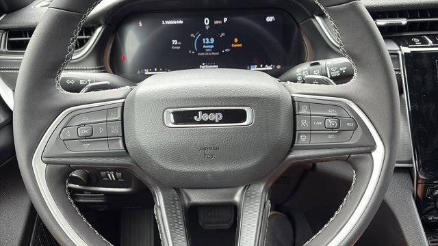 new 2025 Jeep Grand Cherokee car, priced at $45,695