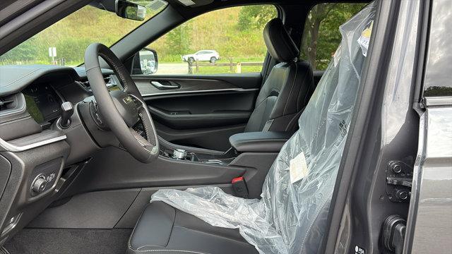 new 2025 Jeep Grand Cherokee car, priced at $49,695