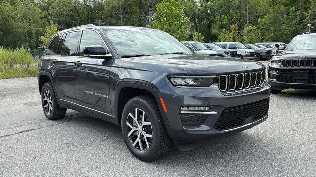 new 2025 Jeep Grand Cherokee car, priced at $49,695