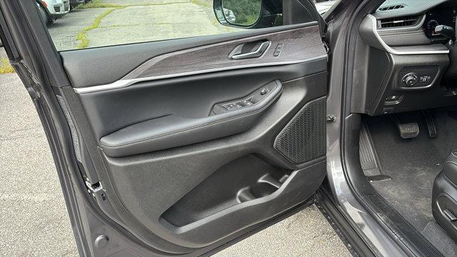 new 2025 Jeep Grand Cherokee car, priced at $49,695