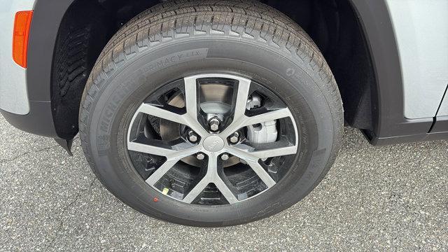 new 2025 Jeep Grand Cherokee car, priced at $49,695