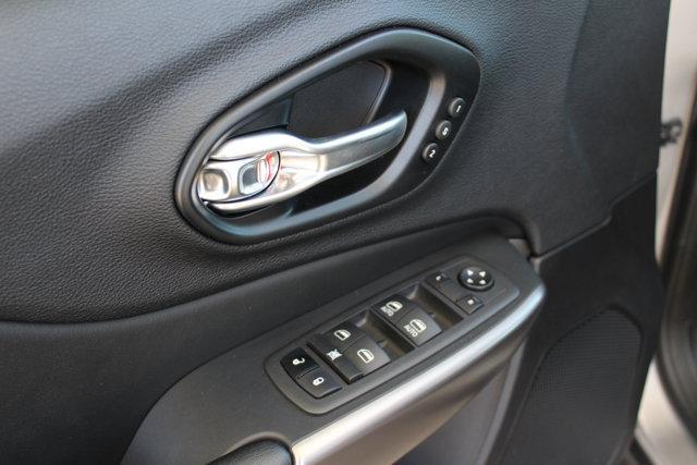 used 2022 Jeep Cherokee car, priced at $29,198