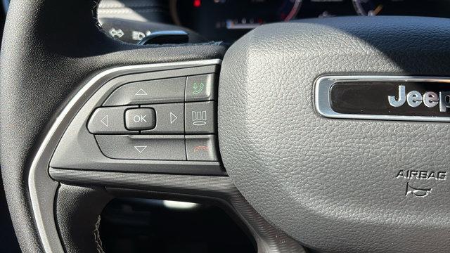new 2025 Jeep Grand Cherokee car, priced at $45,695