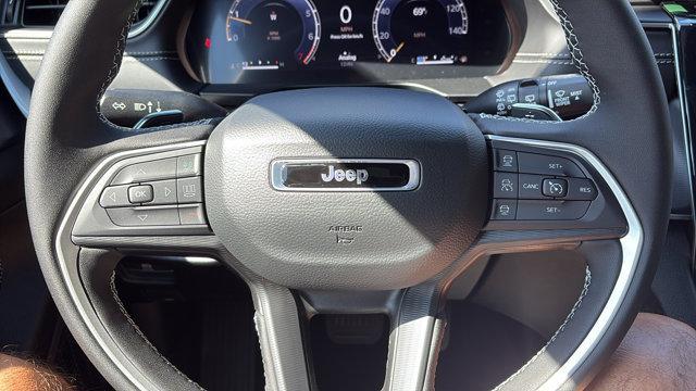 new 2025 Jeep Grand Cherokee car, priced at $45,695