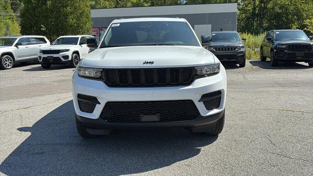 new 2025 Jeep Grand Cherokee car, priced at $45,695