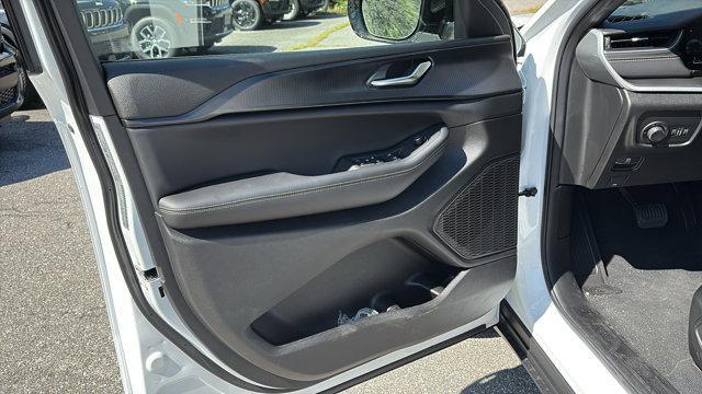 new 2025 Jeep Grand Cherokee car, priced at $45,695
