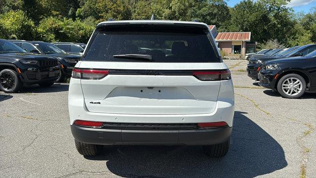 new 2025 Jeep Grand Cherokee car, priced at $45,695