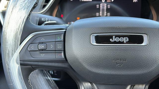 new 2025 Jeep Grand Cherokee car, priced at $41,780
