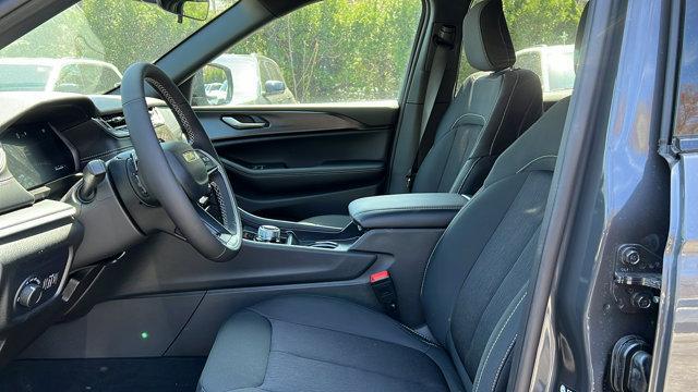 new 2025 Jeep Grand Cherokee car, priced at $44,170