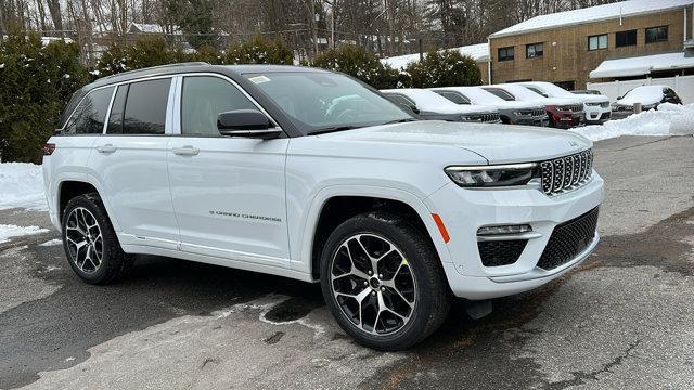 new 2025 Jeep Grand Cherokee car, priced at $66,975