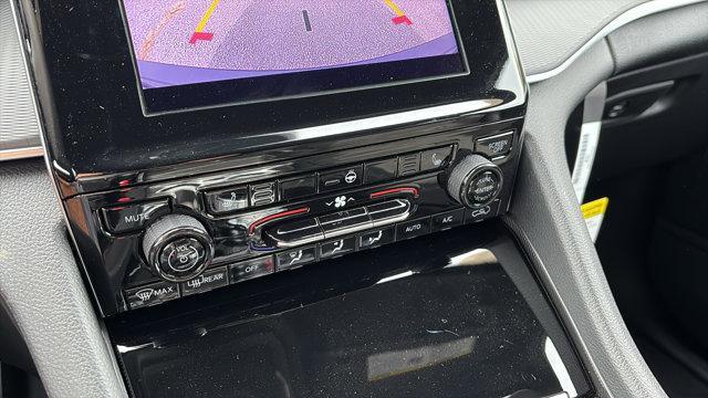 new 2025 Jeep Grand Cherokee car, priced at $45,595