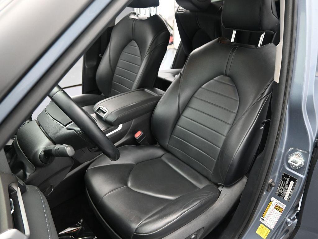 used 2021 Toyota Highlander car, priced at $29,462