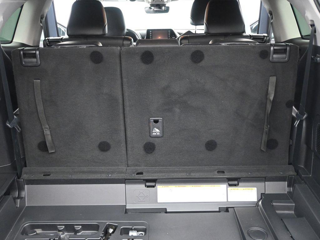 used 2021 Toyota Highlander car, priced at $29,462