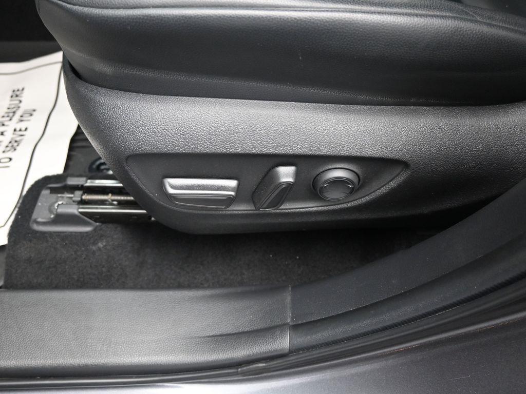 used 2022 Toyota Highlander car, priced at $36,221