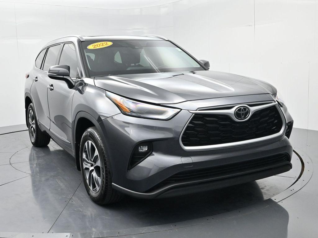 used 2022 Toyota Highlander car, priced at $36,221