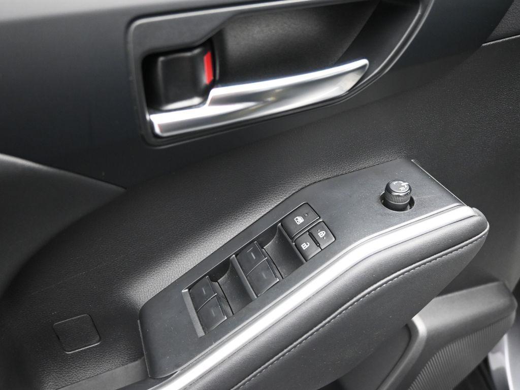 used 2022 Toyota Highlander car, priced at $36,221