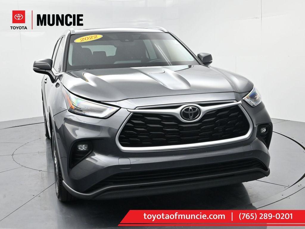 used 2022 Toyota Highlander car, priced at $36,221