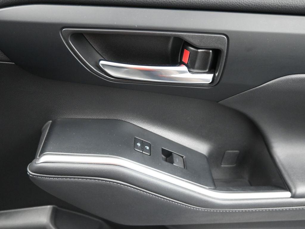 used 2022 Toyota Highlander car, priced at $36,221
