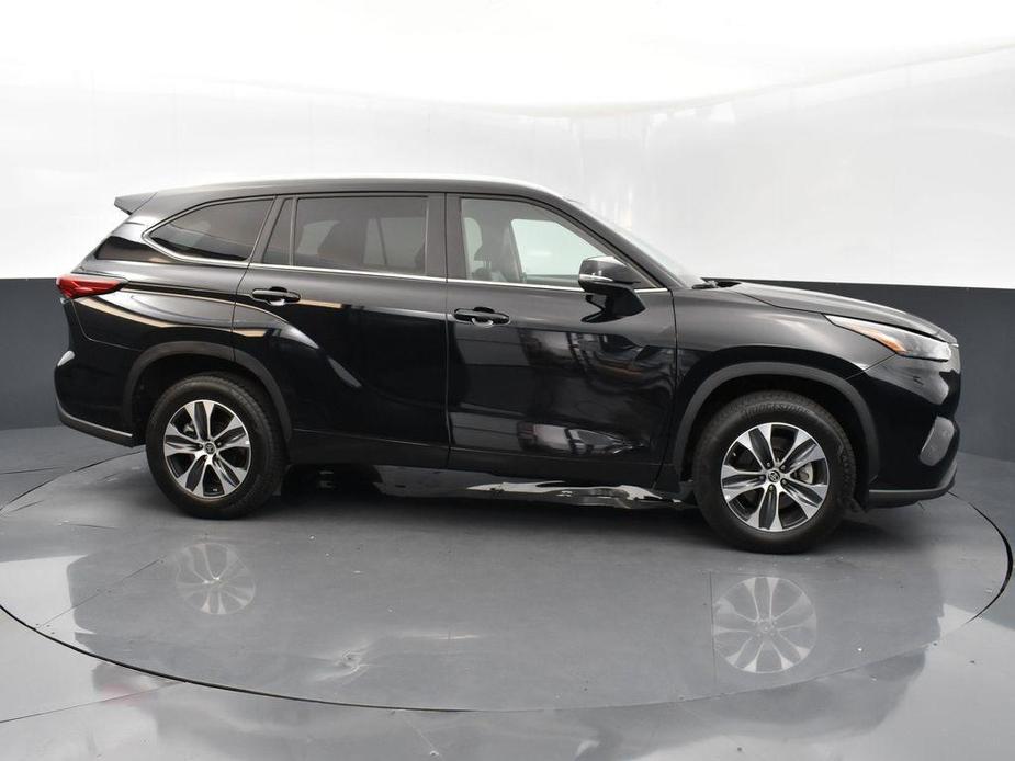 used 2023 Toyota Highlander car, priced at $38,579