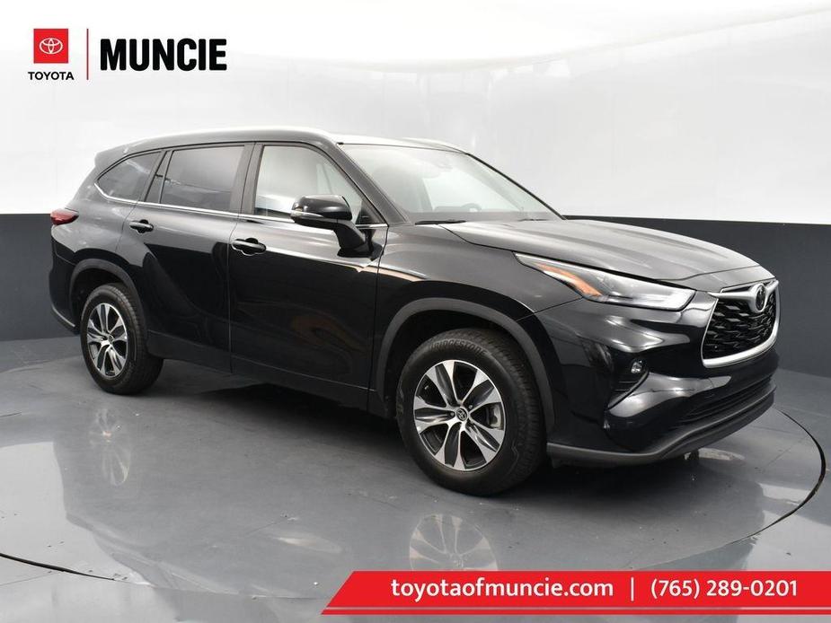 used 2023 Toyota Highlander car, priced at $38,579