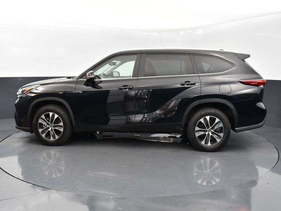 used 2023 Toyota Highlander car, priced at $38,579