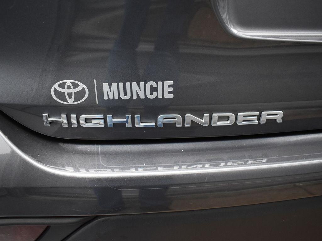 used 2023 Toyota Highlander car, priced at $31,812