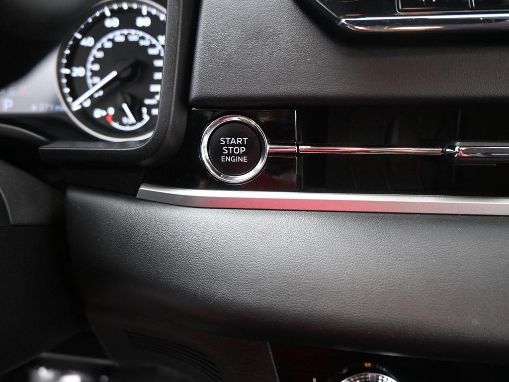 used 2024 Mitsubishi Outlander car, priced at $26,597