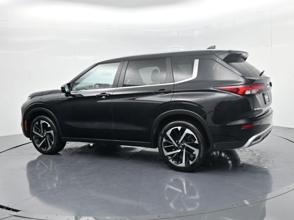 used 2024 Mitsubishi Outlander car, priced at $26,597