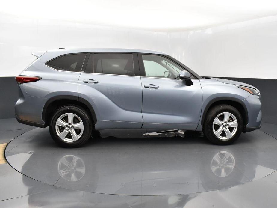 used 2022 Toyota Highlander car, priced at $32,402