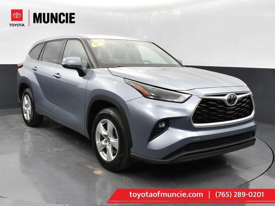 used 2022 Toyota Highlander car, priced at $32,402