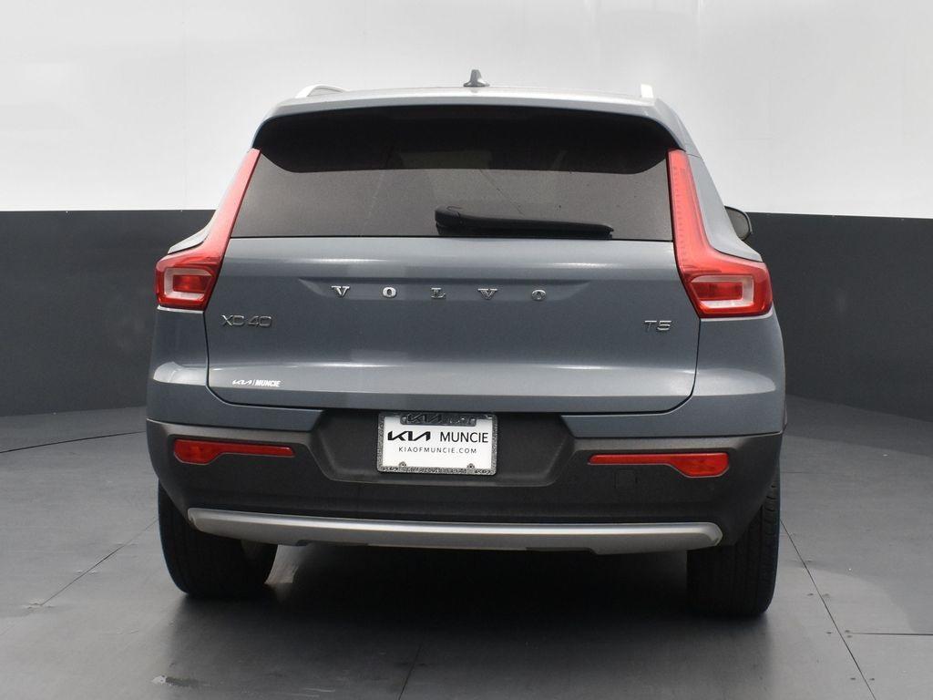 used 2021 Volvo XC40 car, priced at $25,192