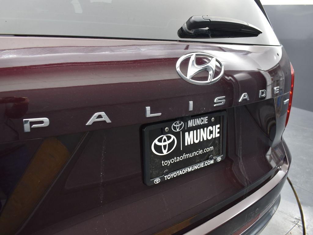 used 2024 Hyundai Palisade car, priced at $45,149