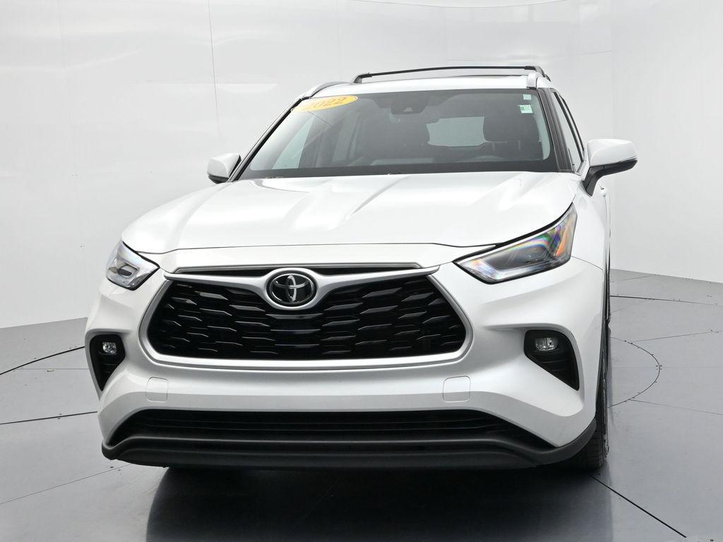 used 2022 Toyota Highlander car, priced at $33,907
