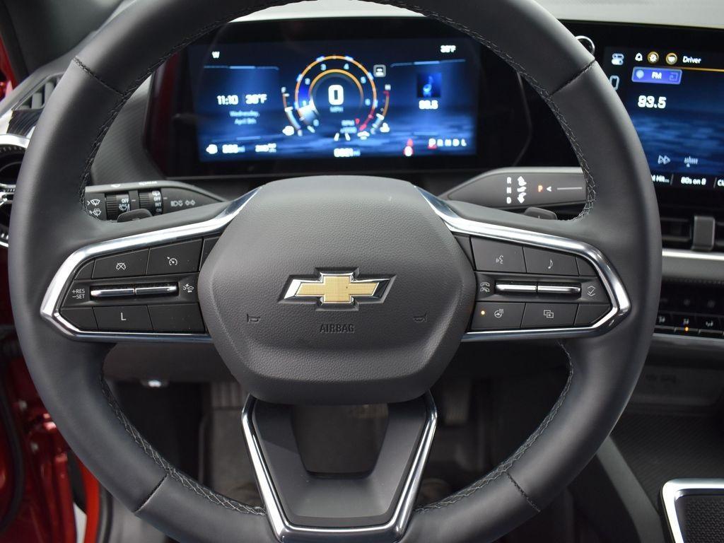 used 2025 Chevrolet Equinox car, priced at $31,010