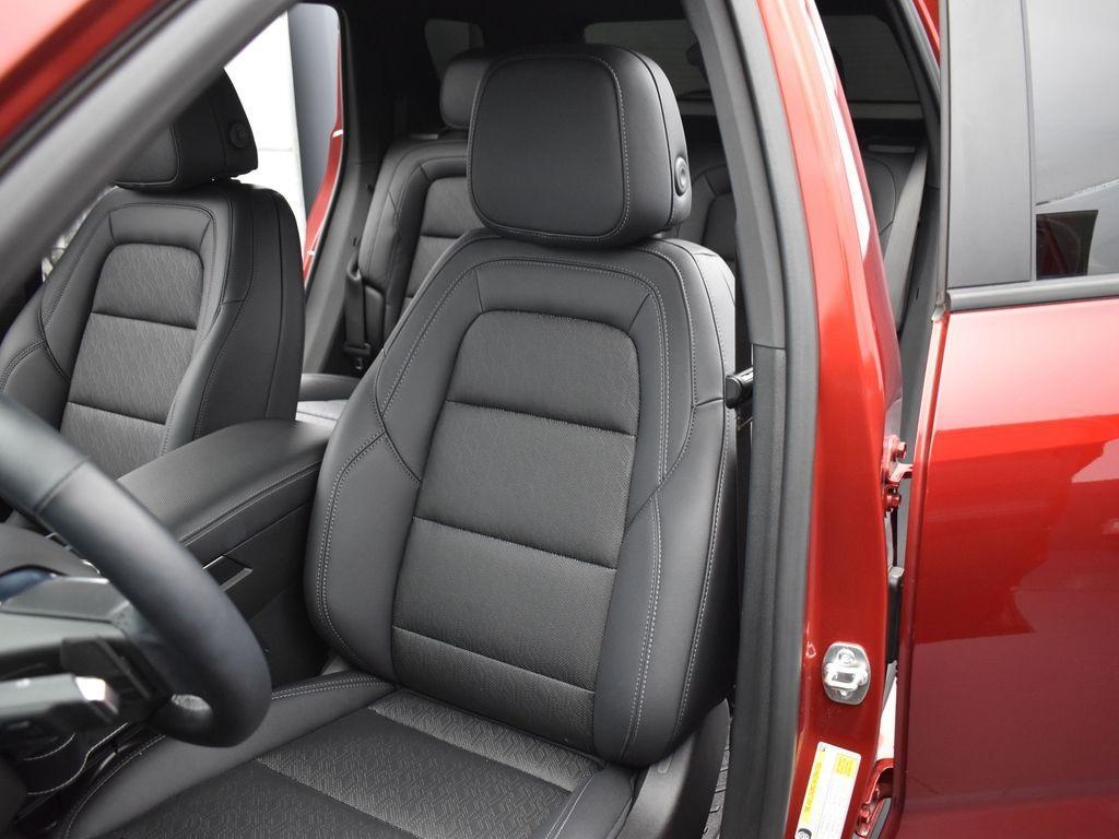 used 2025 Chevrolet Equinox car, priced at $31,010