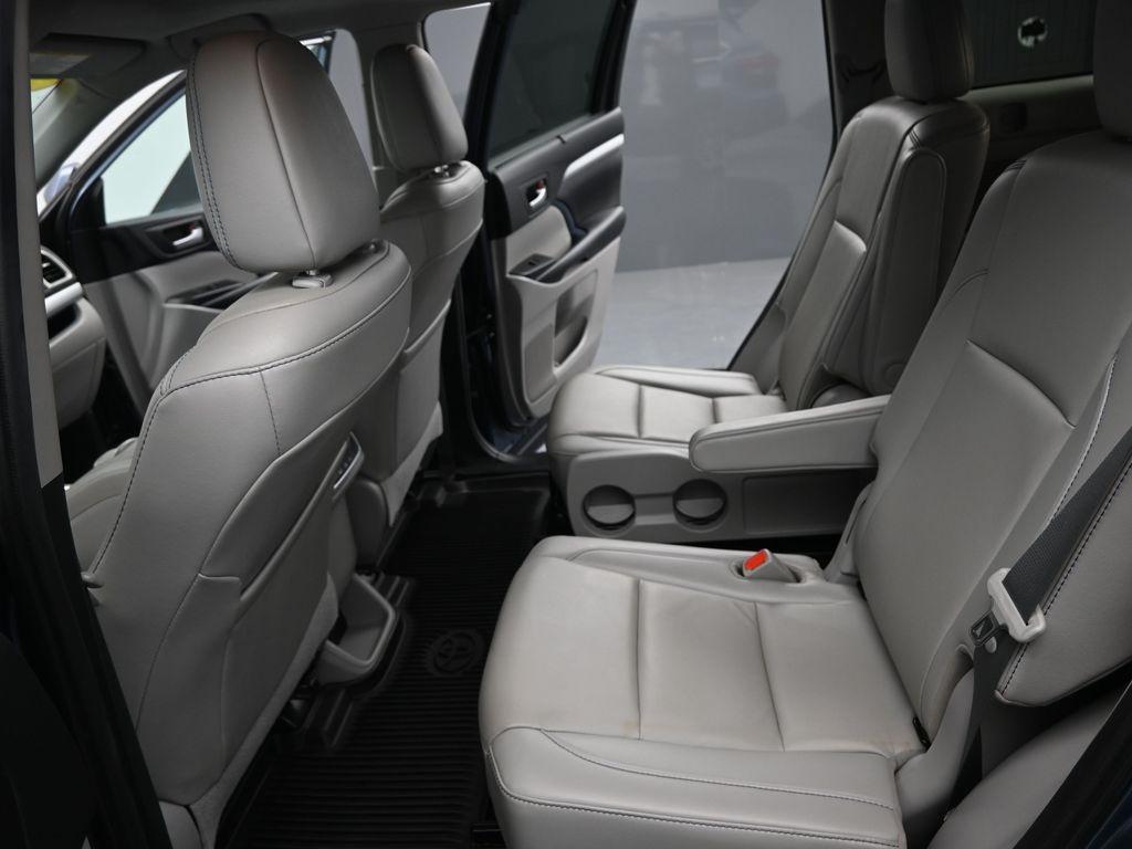 used 2019 Toyota Highlander car, priced at $18,058