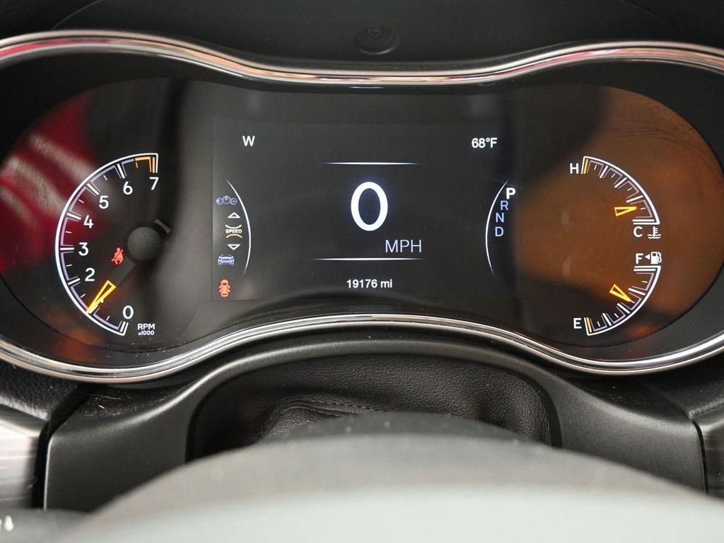 used 2020 Jeep Grand Cherokee car, priced at $29,069