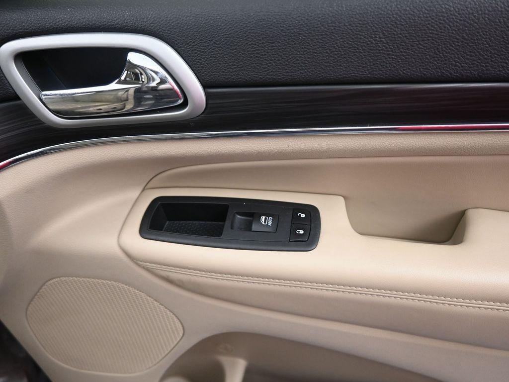used 2020 Jeep Grand Cherokee car, priced at $29,069