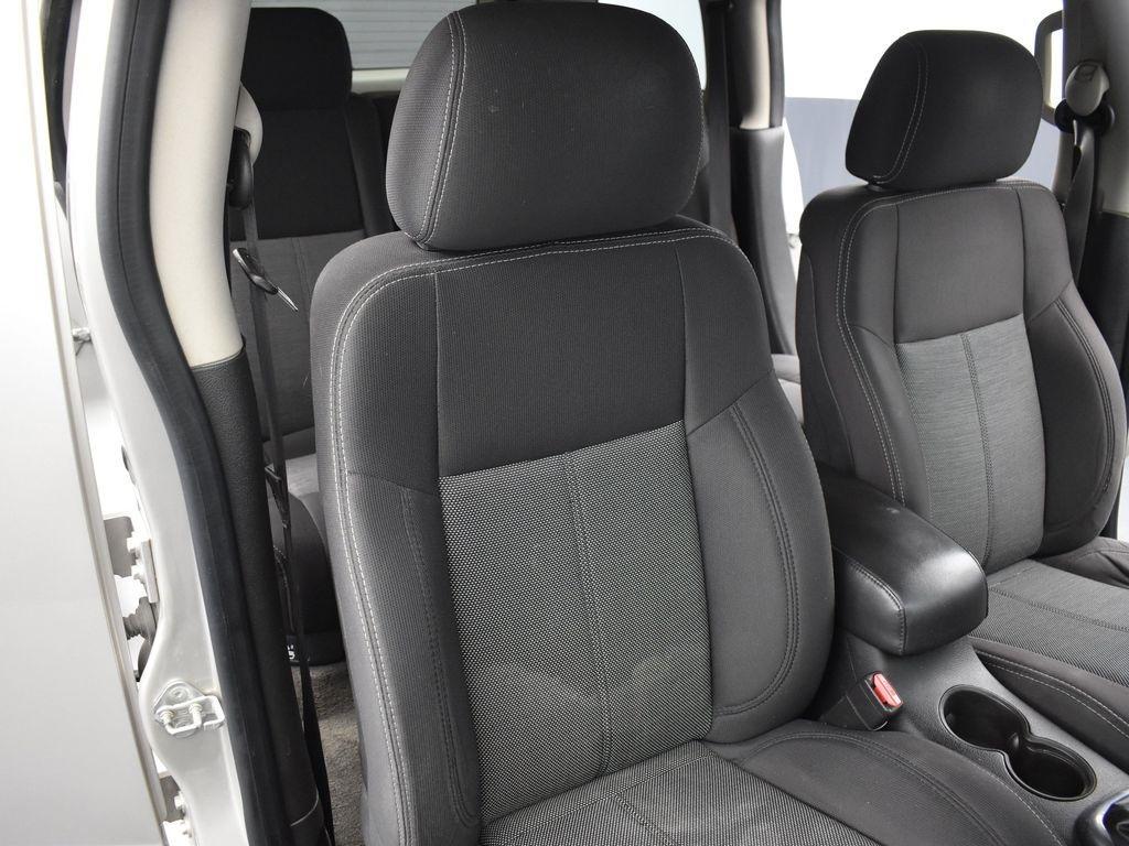 used 2008 Hummer H3 car, priced at $9,999