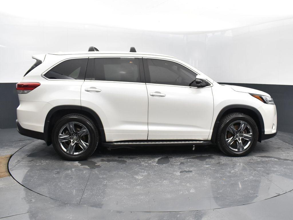 used 2019 Toyota Highlander car, priced at $24,657