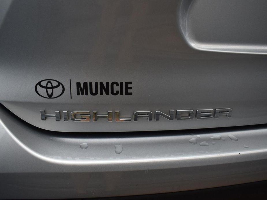 used 2023 Toyota Highlander car, priced at $39,980