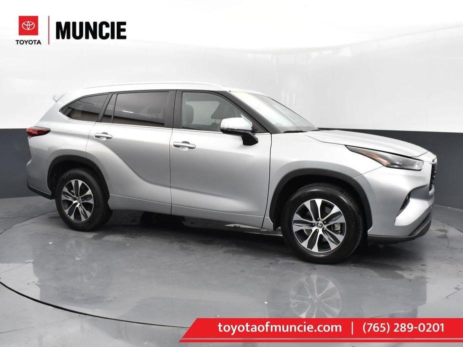 used 2023 Toyota Highlander car, priced at $39,980