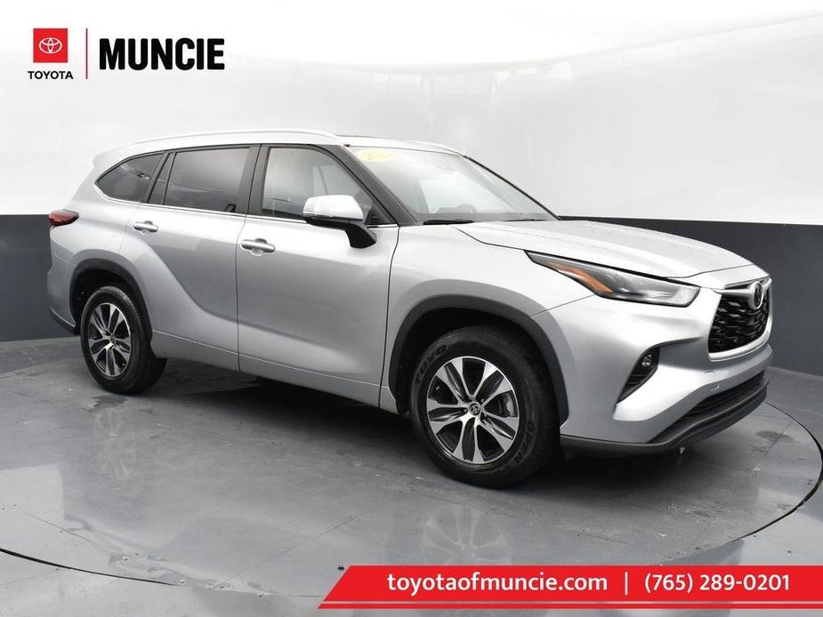 used 2023 Toyota Highlander car, priced at $39,412