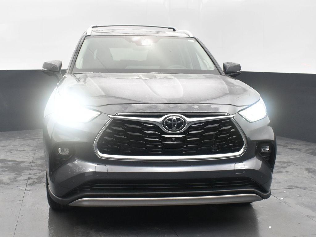 used 2023 Toyota Highlander car, priced at $48,692