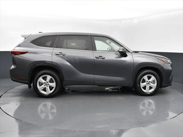 used 2023 Toyota Highlander car, priced at $34,142