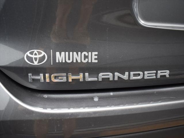 used 2023 Toyota Highlander car, priced at $34,142